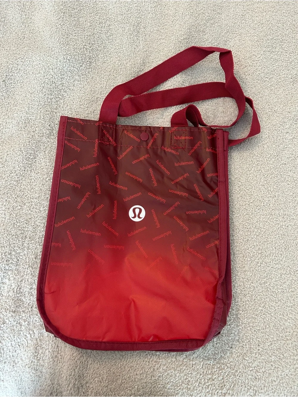 Red ombré Lululemon carry tote